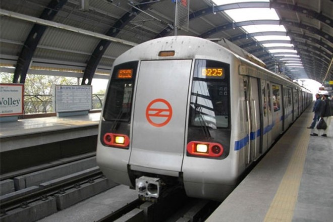 Kejriwal Meets Puri, Discusses Metro Phase-IV Funding