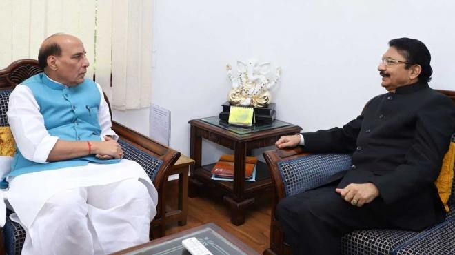 Amid political churning TN governor meets Rajnath Amid political churning TN governor meets Rajnath