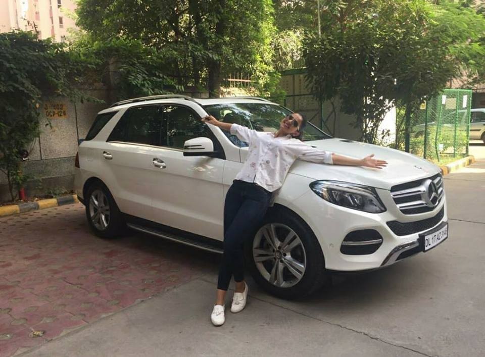 Spyder Heroine Rakul Preet Singh New Benz SUV Car!!