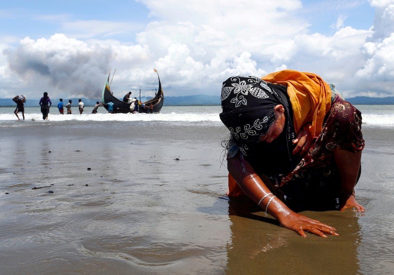 Rohingya Boat Sinks In Bangladesh: Five Dead, Dozens Missing Rohingya Boat Sinks In Bangladesh: Five Dead, Dozens Missing