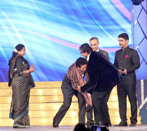Tendulkar Admires Bachchan’s Humility
