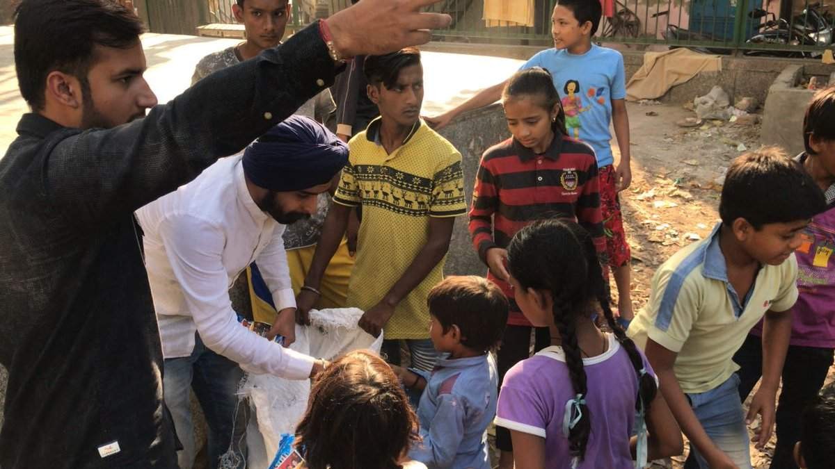 Delhi BJP Leader Tajinder Bagga Defies SC Ban, Distributes Firecrackers To Children..