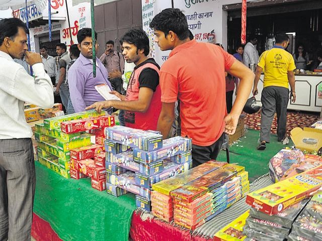 Over 40 Firecracker Shops Sealed In Ghaziabad Over 40 Firecracker Shops Sealed In Ghaziabad