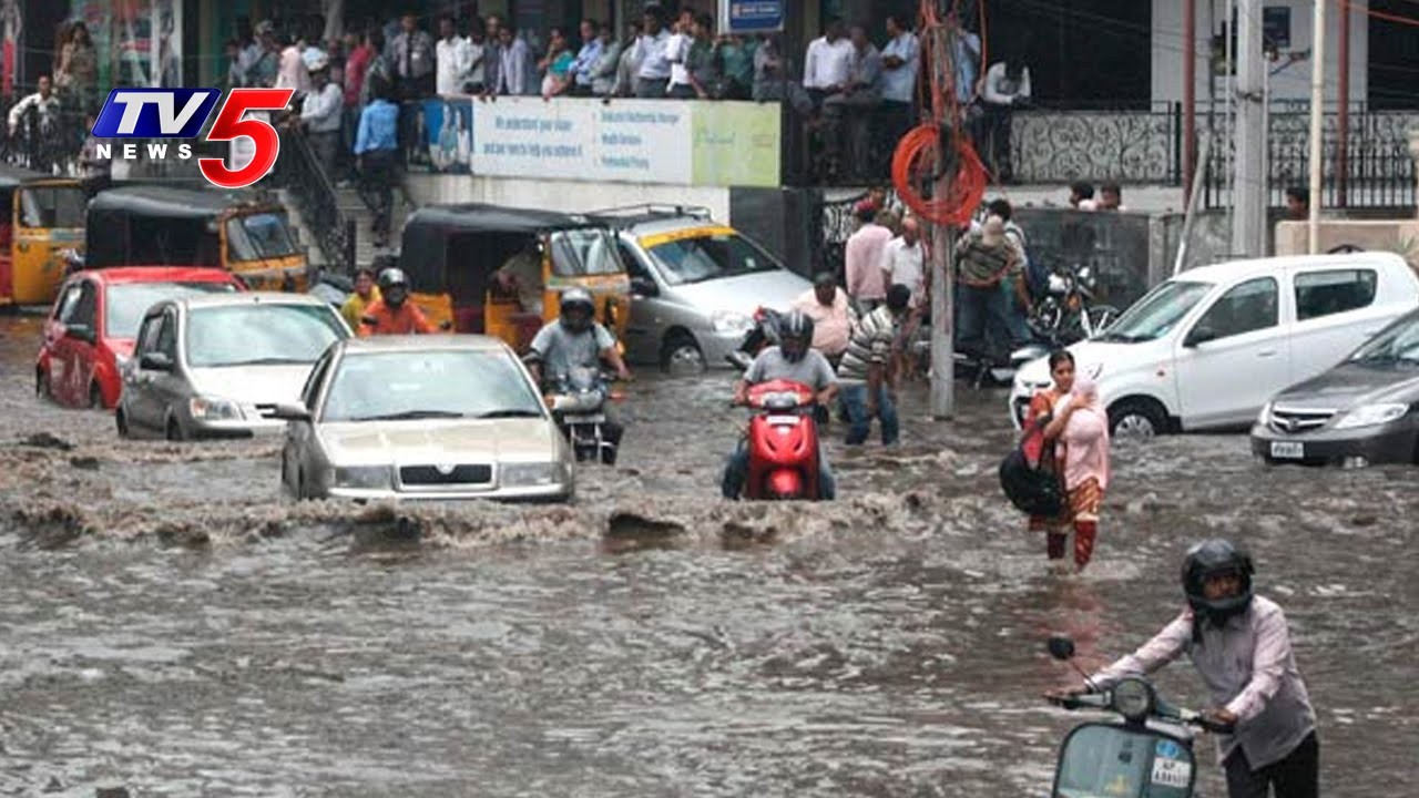 Three dead as heavy rain lashes Hyderabad