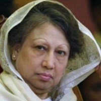Zia Surrenders In Court, Gets Bail In Graft & Defamation Cases