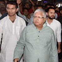 CBI serve fresh summons to Lalu, Tejashvi