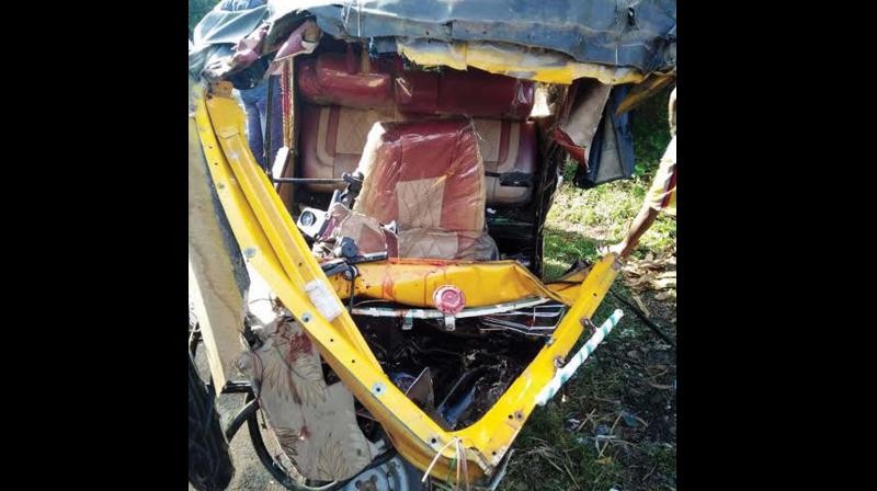 6 Killed As Tipper Rams Into Auto In AP