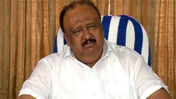 Kerala CM Will Take Call On Resignation, Says Chandy Kerala CM Will Take Call On Resignation, Says Chandy
