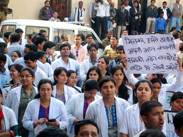 Delhi resident doctors withdraw proposed strike Delhi resident doctors withdraw proposed strike
