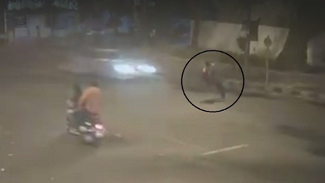 Hit-and-run: Man killed by speeding car in south Delhi Hit-and-run: Man killed by speeding car in south Delhi