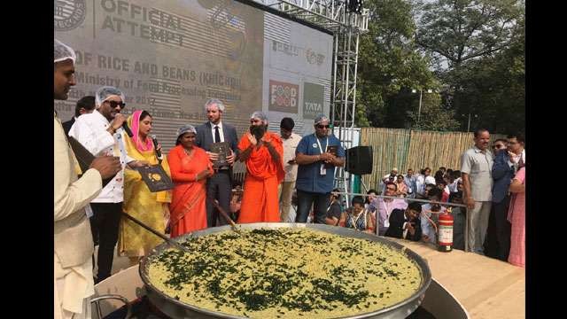 India enters Guinness World Record by cooking 918 kg khichdi dish India enters Guinness World Record by cooking 918 kg khichdi dish