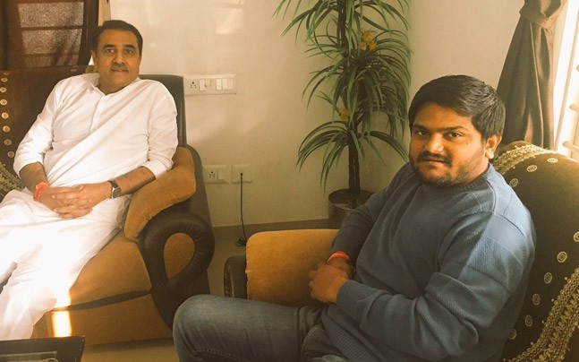 Gujarat Polls: Patidar Stir Leader Hardik Patel Holds Meeting With Praful Patel Gujarat Polls: Patidar Stir Leader Hardik Patel Holds Meeting With Praful Patel