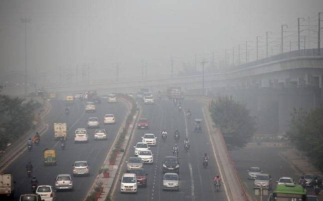 Smog Turns India’s Capital Into ‘Gas Chamber’, Primary Schools To Remain Closed Tomorrow Smog Turns India’s Capital Into ‘Gas Chamber’, Primary Schools To Remain Closed Tomorrow