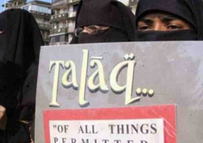 AMU Professor’s Wife Alleges Talaq On WhatsApp