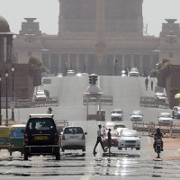 Chilly winds in Delhi, mercury plummeting to 9.4 degrees Celsius
