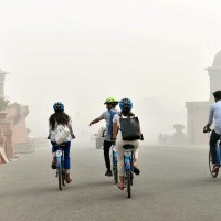 Residents Continue To Struggle As Smog Surrounds Delhi; Government To…