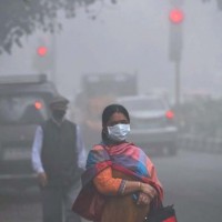 Thick fog covers Delhi, air quality remains toxic