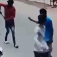 People In Chennai Witness A Gangster Being Hacked In Street To Death In Broad Daylight
