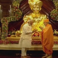 Modi Visits Akshardham Temple In Ahmedabad