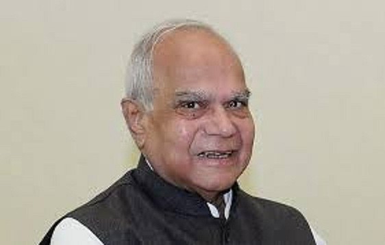 Tamil Nadu Governor Banwarilal Purohit takes Tamil lessons Tamil Nadu Governor Banwarilal Purohit takes Tamil lessons