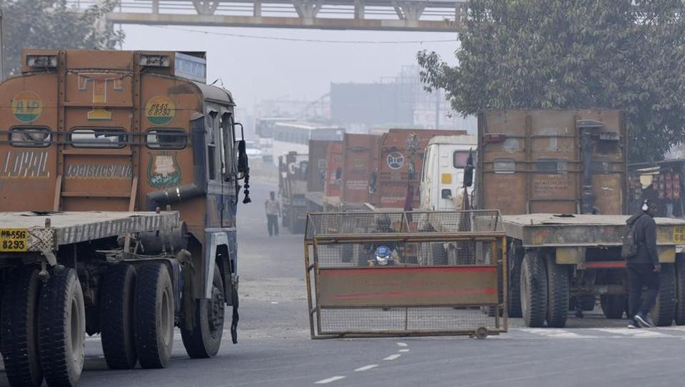 Over 60,000 trucks entered Delhi after expiration of ban Over 60,000 trucks entered Delhi after expiration of ban