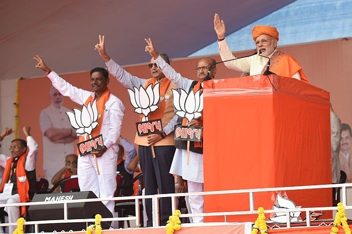 Modi Ridicues Cong Demand To Postpone The Verdict Of Ayodhya In SC Modi Ridicues Cong Demand To Postpone The Verdict Of Ayodhya In SC