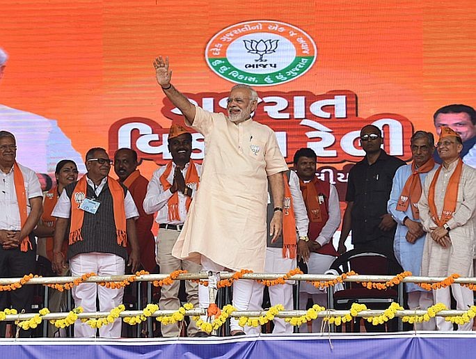 Gujarat Polls: Modi Likens Rahul’s Elevation To Mughal Succession Gujarat Polls: Modi Likens Rahul’s Elevation To Mughal Succession