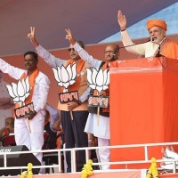 Modi Ridicues Cong Demand To Postpone The Verdict Of Ayodhya In SC