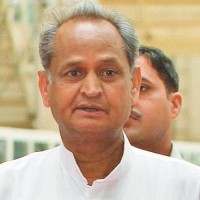BJP CMs should have called for peace to avert violence: Gehlot