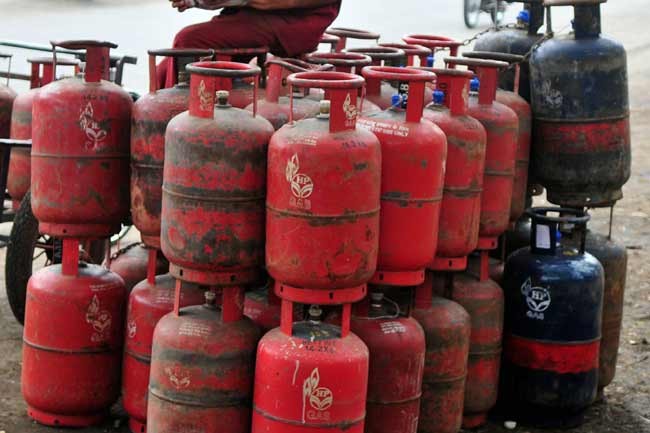 From Rs 159 Per Cylinder In May To Rs 257 In July Lpg Subsidy