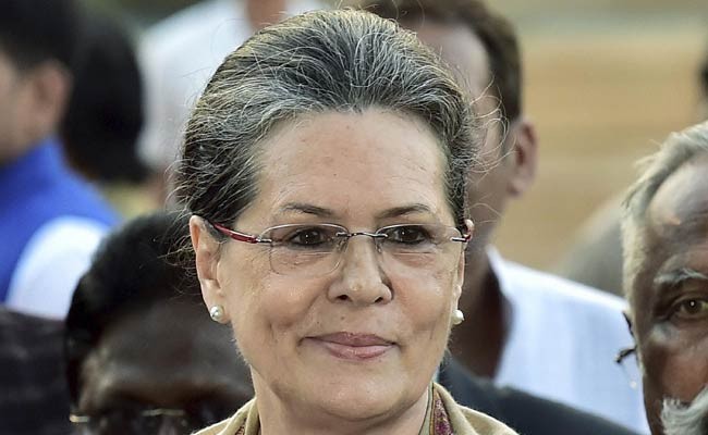 Sonia Gandhi meets Maharashtra Congress chief Eknath Gaikwad, discusses resignations Sonia Gandhi meets Maharashtra Congress chief Eknath Gaikwad, discusses resignations