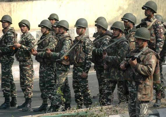 Jharkhand: CoBRA commando, policeman killed in encounter with Naxals Jharkhand: CoBRA commando, policeman killed in encounter with Naxals