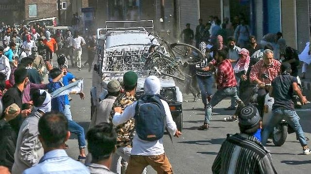 Migrant workers coerced to pelt stones against security forces in Kashmir Migrant workers coerced to pelt stones against security forces in Kashmir