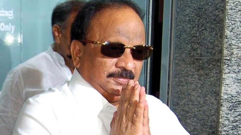 Karnataka Cabinet expansion: Protests erupt in Congress, Muslim supporters demand berth for Roshan Baig Karnataka Cabinet expansion: Protests erupt in Congress, Muslim supporters demand berth for Roshan Baig