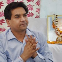 Vijay Goel bats for Kapil Mishra