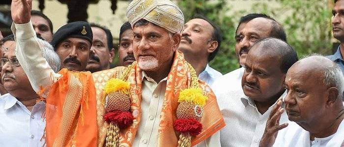 ‘2019 Will See Repeat of 1996’: Chandrababu Naidu Meets Deve Gowda, Kumaraswamy to Stitch Anti-BJP Alliance ‘2019 Will See Repeat of 1996’: Chandrababu Naidu Meets Deve Gowda, Kumaraswamy to Stitch Anti-BJP Alliance