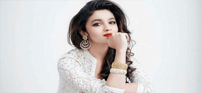 My father is Youth Icon of Year: Alia Bhatt