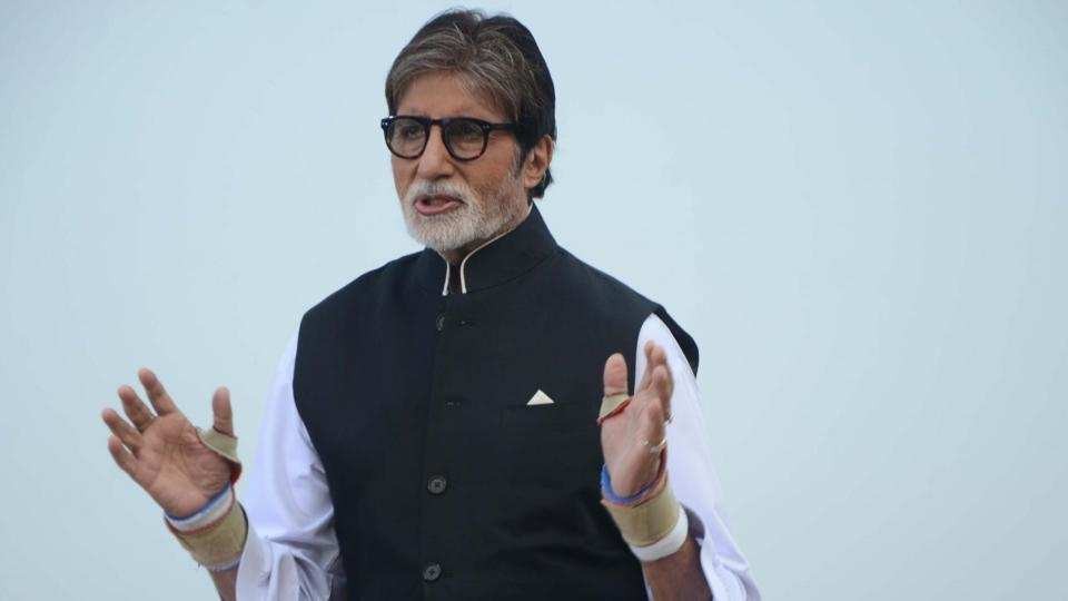 Amitabh Bachchan turns a professor 