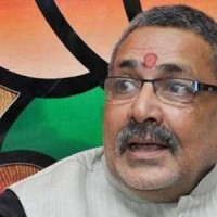 Giriraj Singh slams Rahul for using 'Savarkar' surname