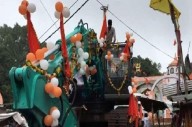 Businessman gifts Poclain machine for temple construction Businessman gifts Poclain machine for temple construction