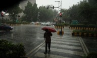 Several areas waterlogged after heavy rain lashes Delhi-NCR Several areas waterlogged after heavy rain lashes Delhi-NCR