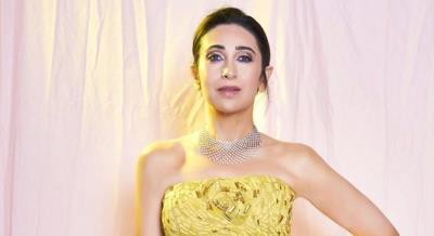 Karisma Kapoor pledges support to fight against coronavirus Karisma Kapoor pledges support to fight against coronavirus