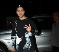 Varun Dhawan pens a poem for his mom (07:59) Varun Dhawan pens a poem for his mom (07:59)
