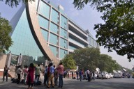 Yes Bank case: CBI raids 7 locations in Mumbai Yes Bank case: CBI raids 7 locations in Mumbai