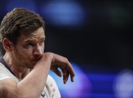 Burglars hold Tottenham defender's family at knifepoint Burglars hold Tottenham defender's family at knifepoint