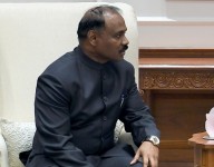 Gujarati businessmen invited to invest in J&K Gujarati businessmen invited to invest in J&K