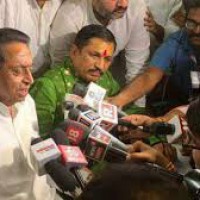 BJP MLA Narayan Tripathi supports Kamal Nath   