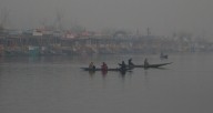 Kashmir continues to be in grip of cold wave Kashmir continues to be in grip of cold wave