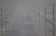 13 Delhi-bound trains delayed due to fog 13 Delhi-bound trains delayed due to fog