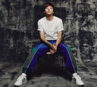 Louis Tomlinson thinks Zayn Malik has been 'disrespectful' Louis Tomlinson thinks Zayn Malik has been 'disrespectful'